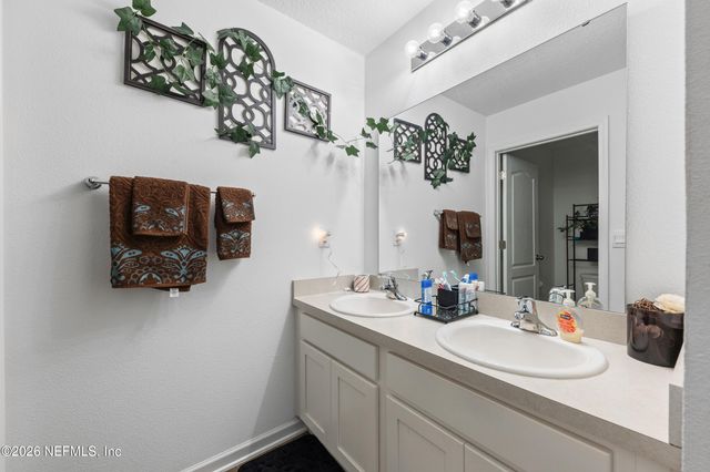 2805 OAK STREAM Drive, Green Cove Springs, FL 32043