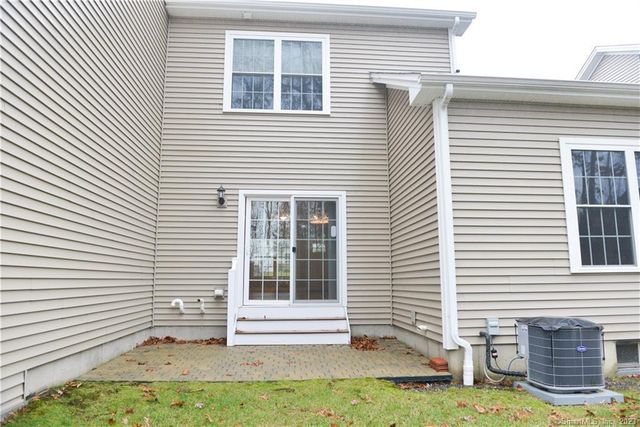 17 Brookview Circle 17, Bristol, CT 06010