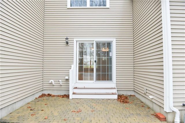 17 Brookview Circle 17, Bristol, CT 06010