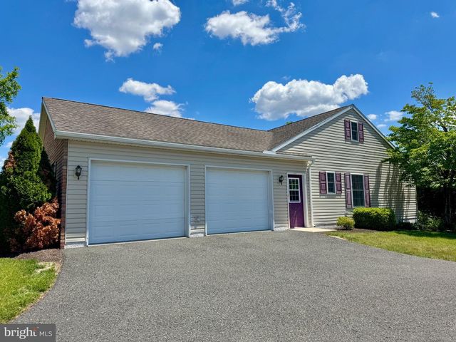 12 LUDWIG LN, Pottstown, PA 19464