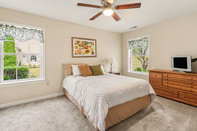 12 LUDWIG LN, Pottstown, PA 19464