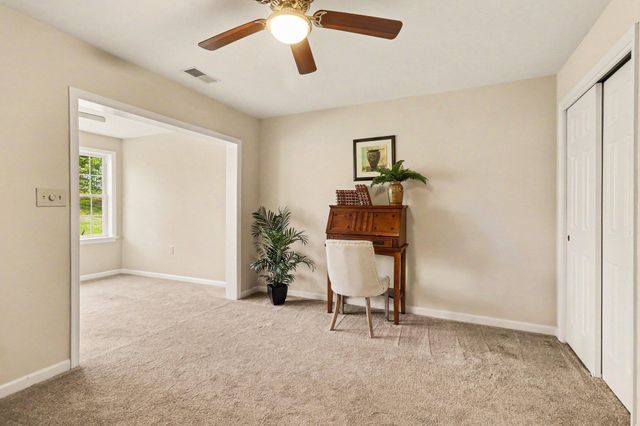 12 LUDWIG LN, Pottstown, PA 19464