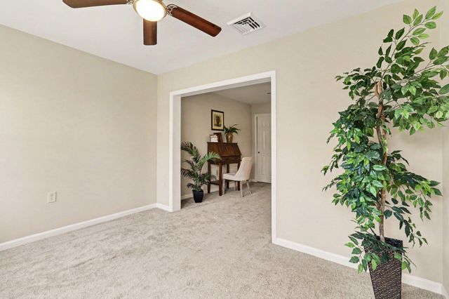 12 LUDWIG LN, Pottstown, PA 19464
