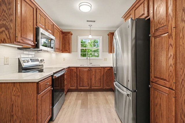 12 LUDWIG LN, Pottstown, PA 19464
