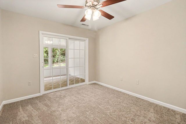 12 LUDWIG LN, Pottstown, PA 19464