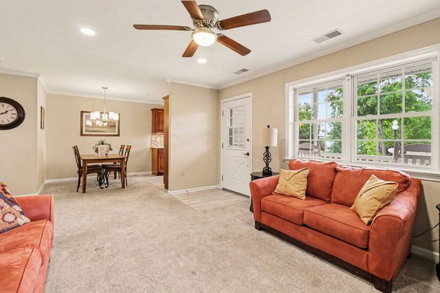 12 LUDWIG LN, Pottstown, PA 19464