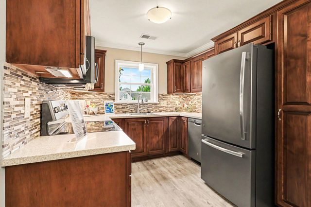 12 LUDWIG LN, Pottstown, PA 19464