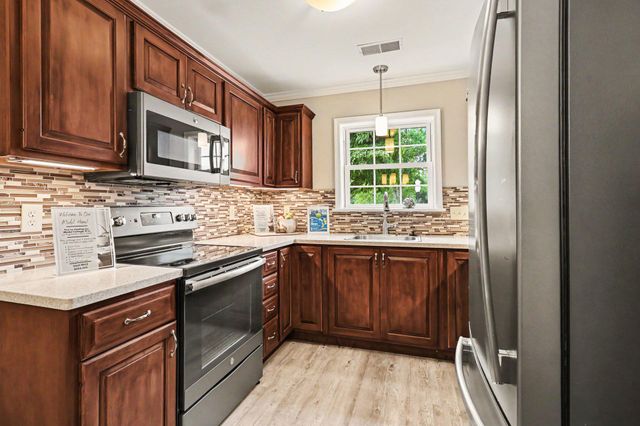 12 LUDWIG LN, Pottstown, PA 19464