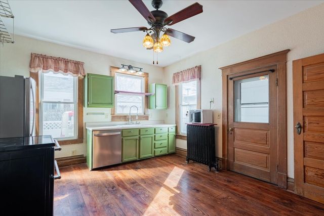 709 N Center Street, Clinton, IL 61727