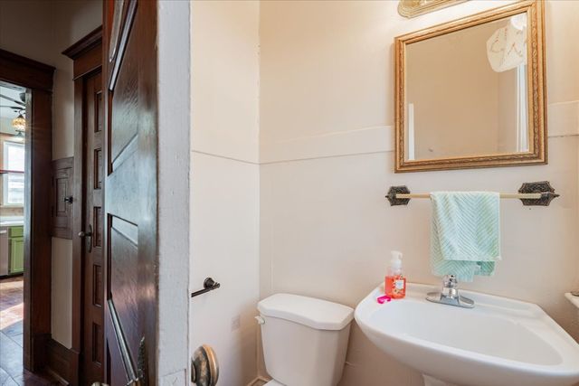 709 N Center Street, Clinton, IL 61727