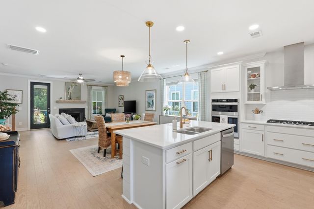 2017 Kings River Trail, Hollywood, SC 29449