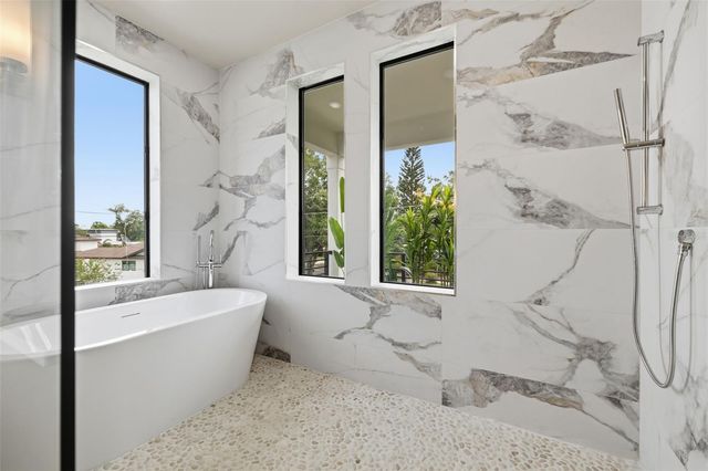 2301 N RIDGEWOOD AVENUE, Tampa, FL 33602