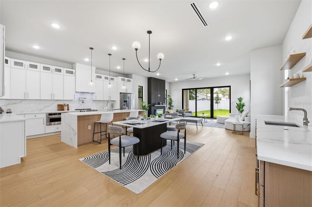 2301 N RIDGEWOOD AVENUE, Tampa, FL 33602