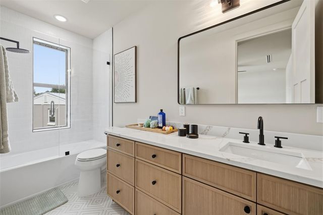 2301 N RIDGEWOOD AVENUE, Tampa, FL 33602