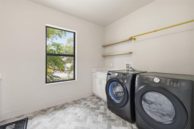 2301 N RIDGEWOOD AVENUE, Tampa, FL 33602