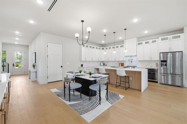 2301 N RIDGEWOOD AVENUE, Tampa, FL 33602