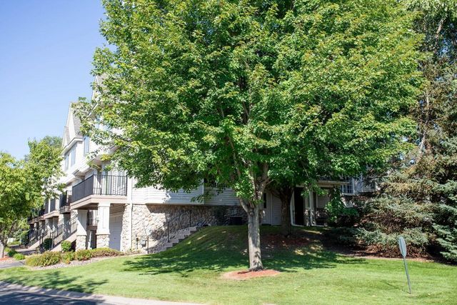 2310 Eagle Trace Lane, Woodbury, MN 55129