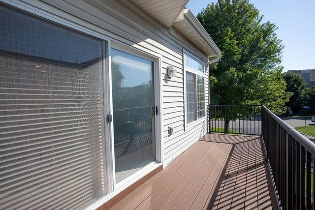 2310 Eagle Trace Lane, Woodbury, MN 55129