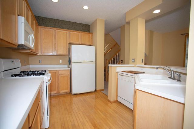 2310 Eagle Trace Lane, Woodbury, MN 55129