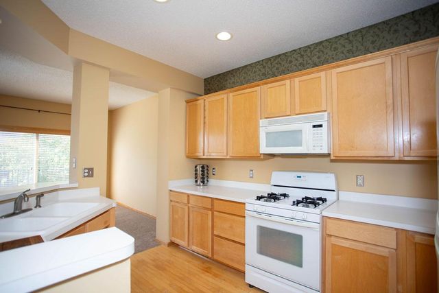 2310 Eagle Trace Lane, Woodbury, MN 55129