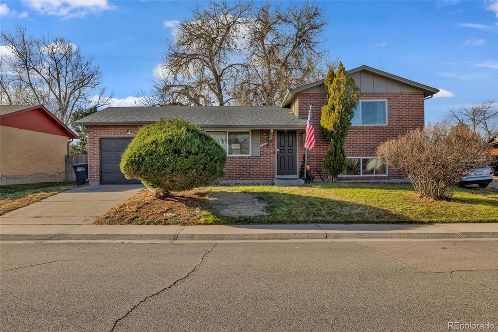 5545 Elkhart Street, Denver, CO 80239