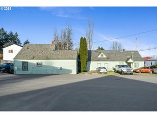 764 Ne Main St, Willamina, OR 97396