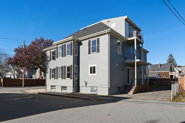 18 Balcomb St B, Salem, MA 01970