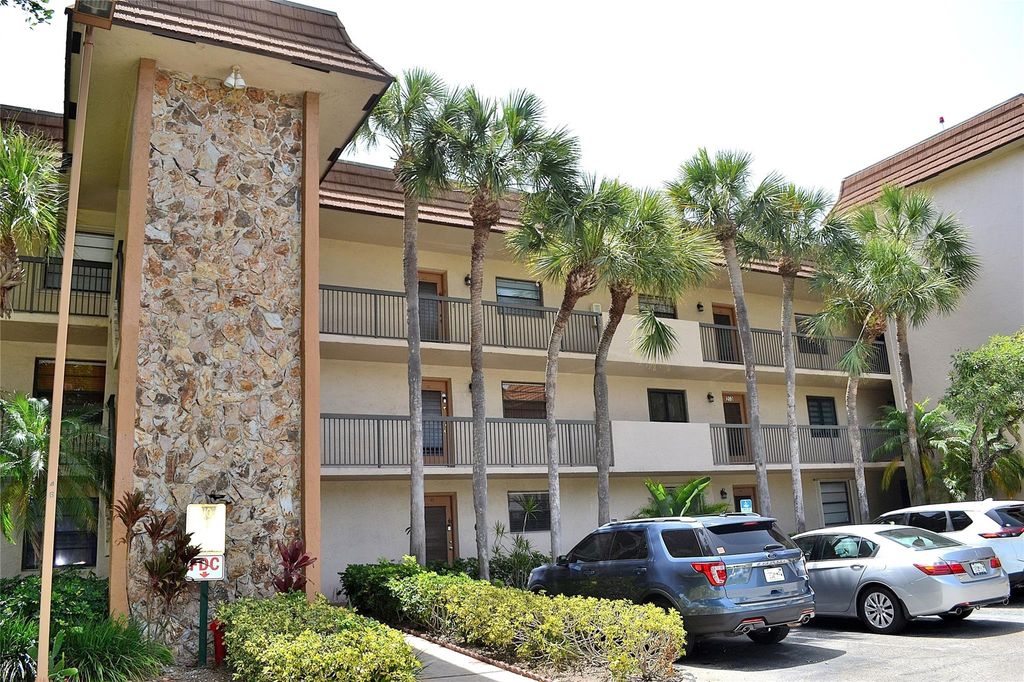 4975 E Sabal Palm Blvd 203, Tamarac, FL 33319