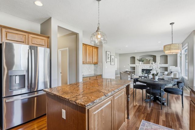 17211 E Rosemont Ln, Greenacres, WA 99016