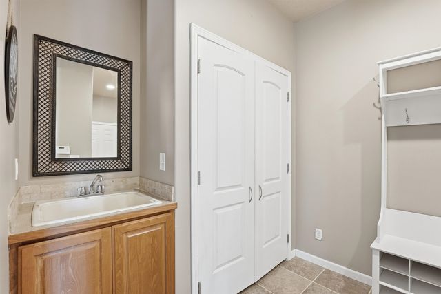 17211 E Rosemont Ln, Greenacres, WA 99016