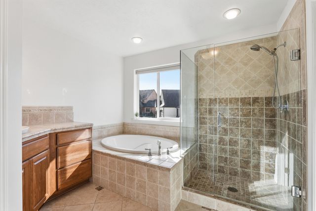 17211 E Rosemont Ln, Greenacres, WA 99016