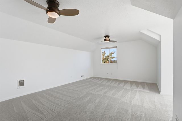 17211 E Rosemont Ln, Greenacres, WA 99016