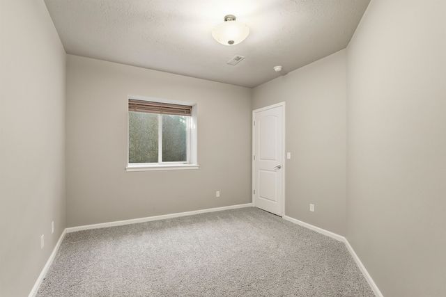17211 E Rosemont Ln, Greenacres, WA 99016