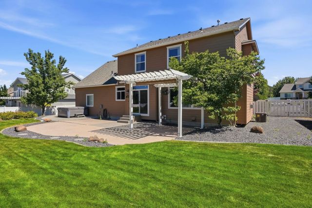 17211 E Rosemont Ln, Greenacres, WA 99016