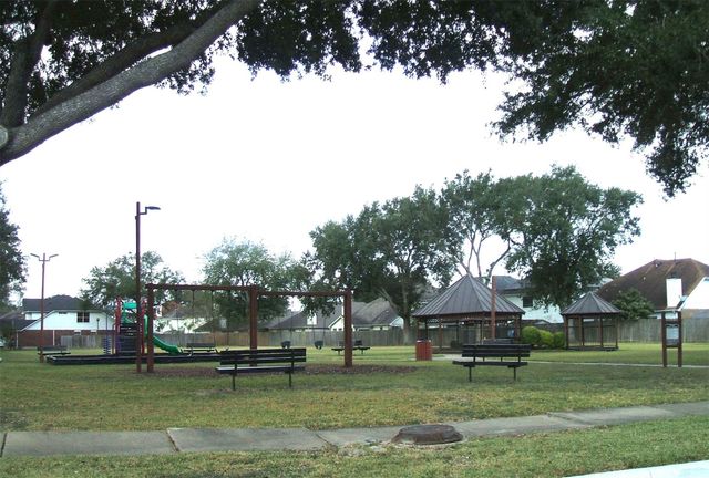 8978 Dawnridge Drive, Houston, TX 77071