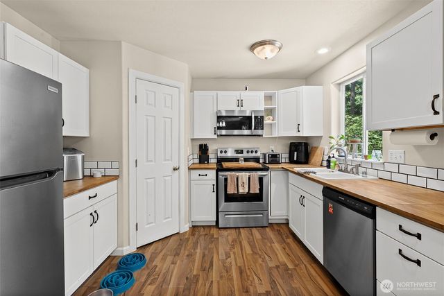 18102 Big Fir Court SE, Yelm, WA 98597