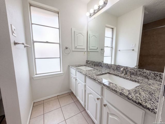 6315 WELLES FAWN CIR, San Antonio, TX 78240