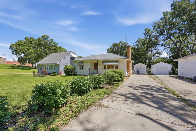 2404 SW Bradbury AVE, Topeka, KS 66611