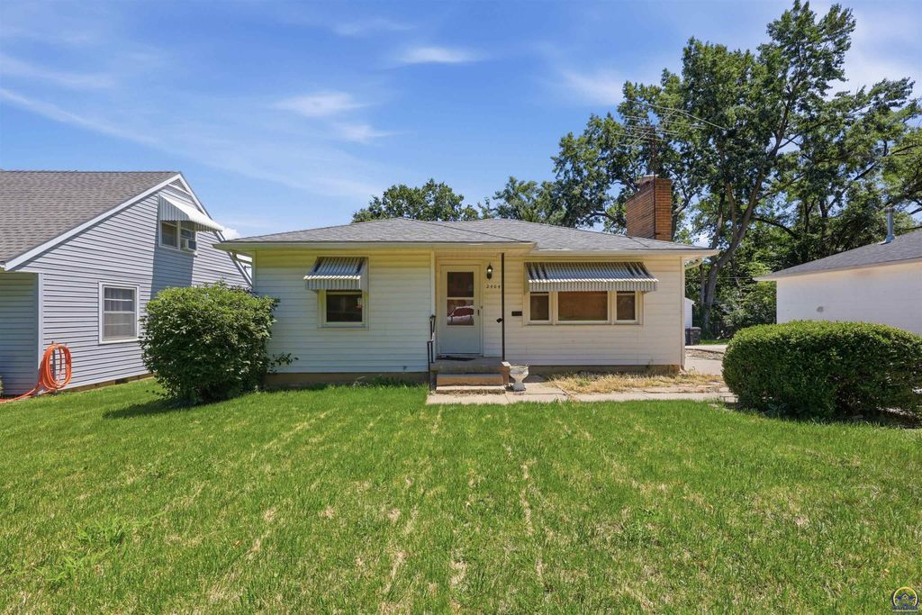 2404 SW Bradbury AVE, Topeka, KS 66611