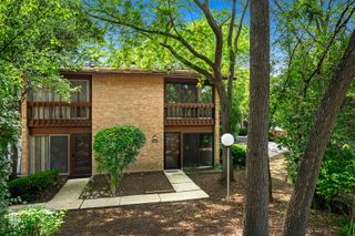 5945 Meadow Drive, Lisle, IL 60532