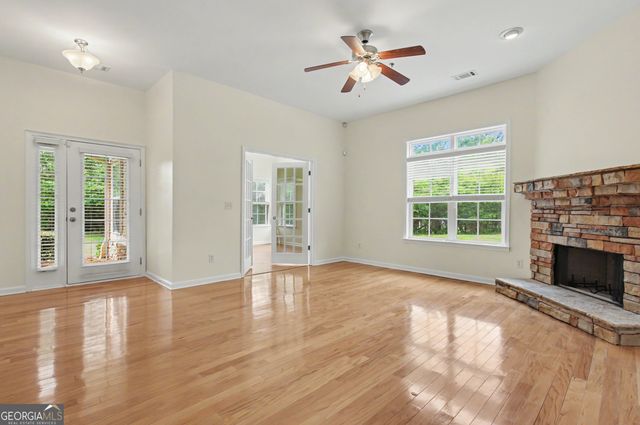 31 Thomaston Street, Newnan, GA 30263