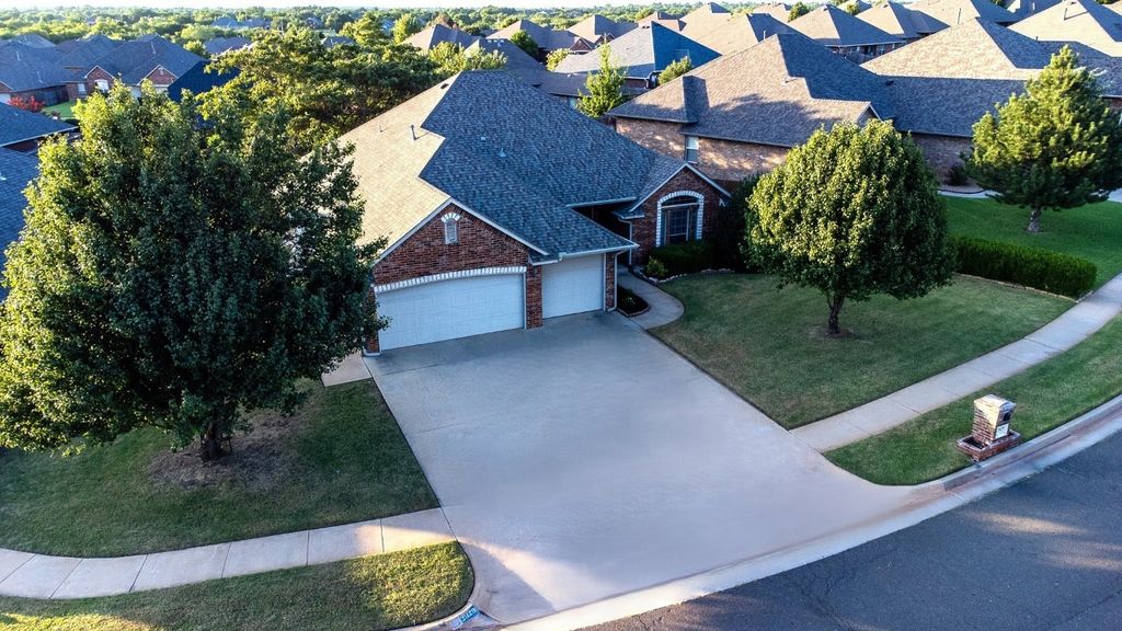 2629 SE 7th Street, Moore, OK 73160