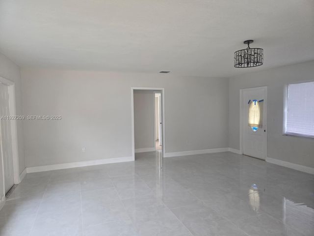 6455 Custer St, Hollywood, FL 33024