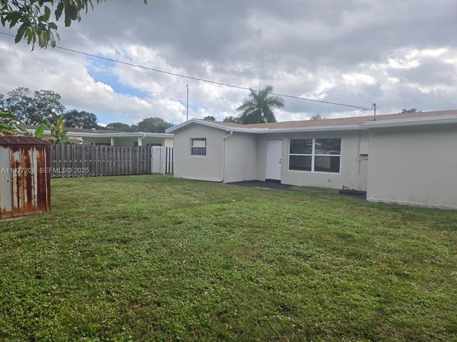 6455 Custer St, Hollywood, FL 33024
