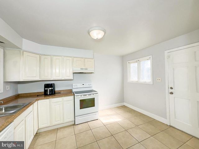 5504 WESTMINSTER CT, Temple Hills, MD 20748