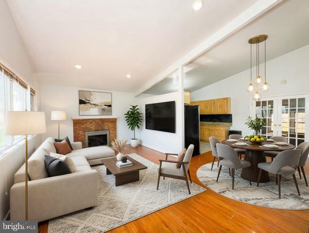 5504 WESTMINSTER CT, Temple Hills, MD 20748