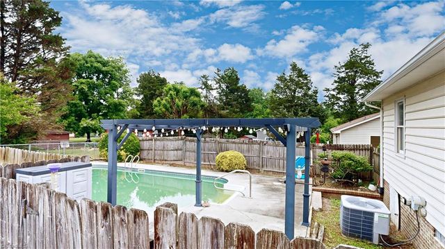 223 Aldridge Lane, Archdale, NC 27263