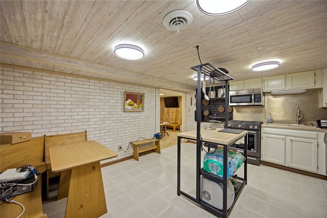 1075 17th Street, Des Moines, IA 50314