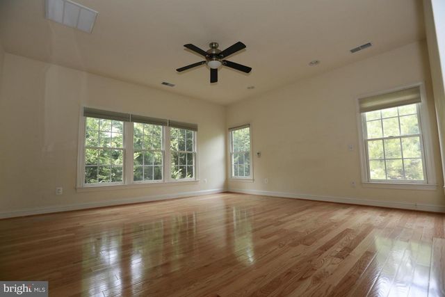2339 SANDBURG ST, Dunn Loring, VA 22027