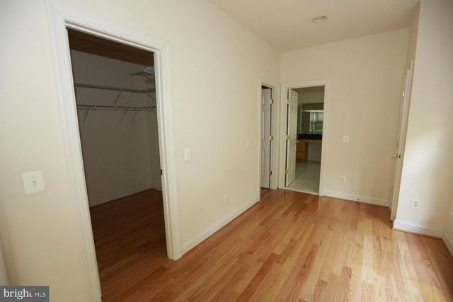2339 SANDBURG ST, Dunn Loring, VA 22027